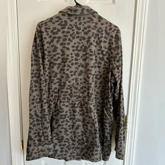 Knox Rose Women's XL Charcoal Grey Leopard Print Button Front Utility Jacket - Picture 7 of 8
